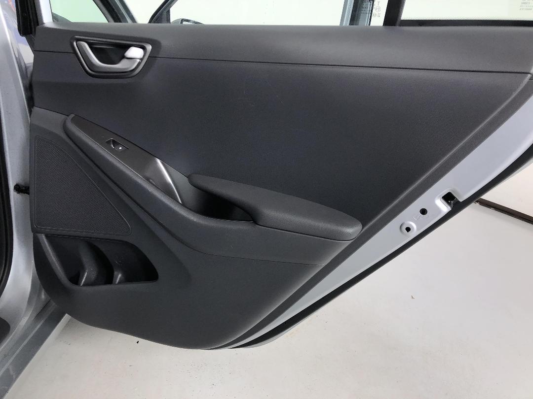 Photo '19' of Hyundai Ioniq