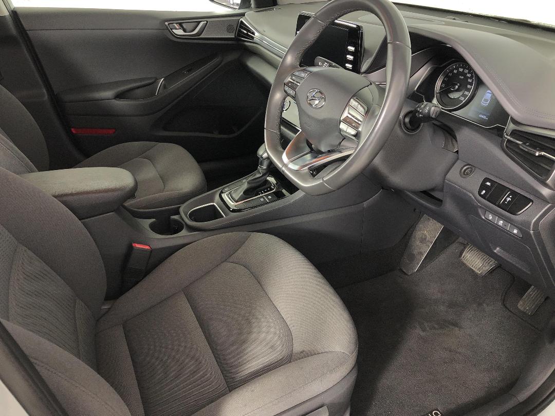 Photo '16' of Hyundai Ioniq