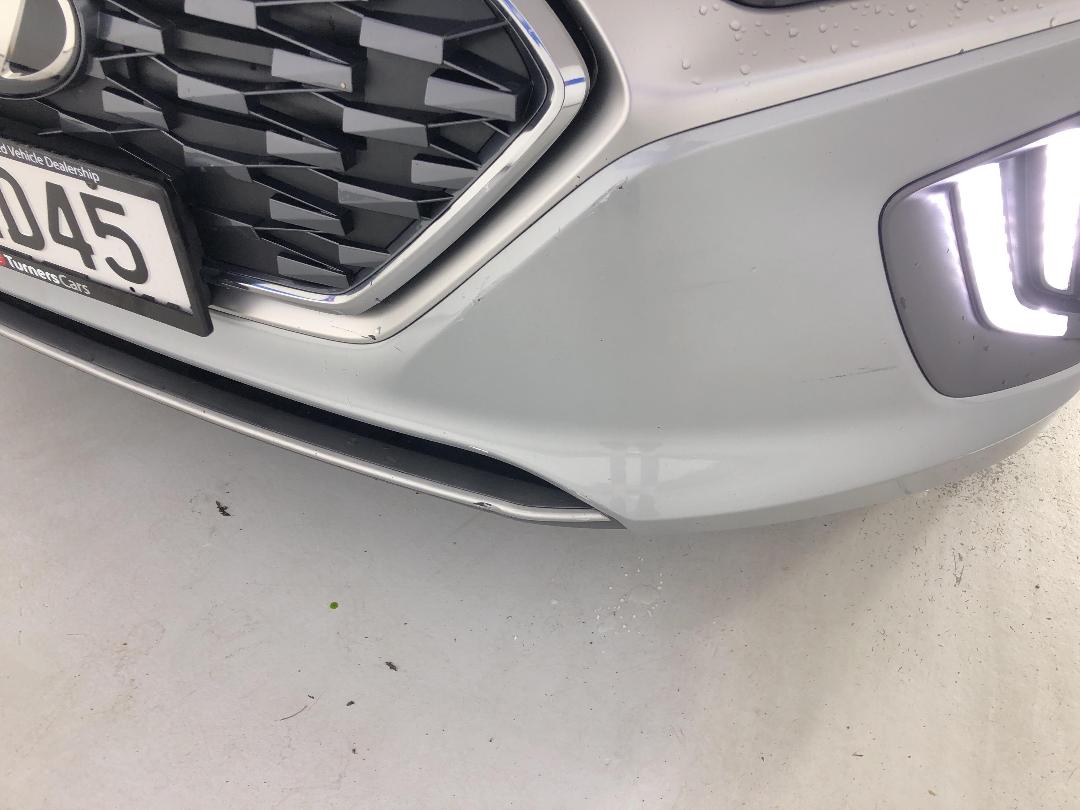 Photo '23' of Hyundai Ioniq