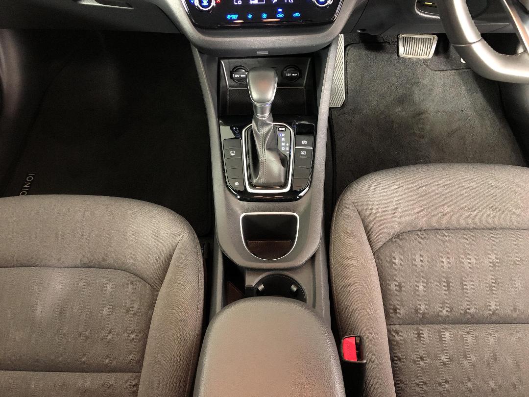 Photo '18' of Hyundai Ioniq