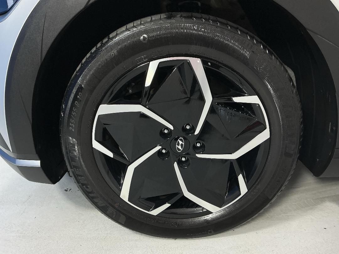 Photo '10' of Hyundai Ioniq 5 Photo '10' of Hyundai Ioniq 5