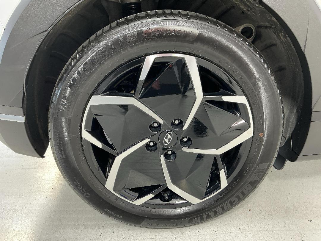 Photo '12' of Hyundai Ioniq 5 Photo '12' of Hyundai Ioniq 5