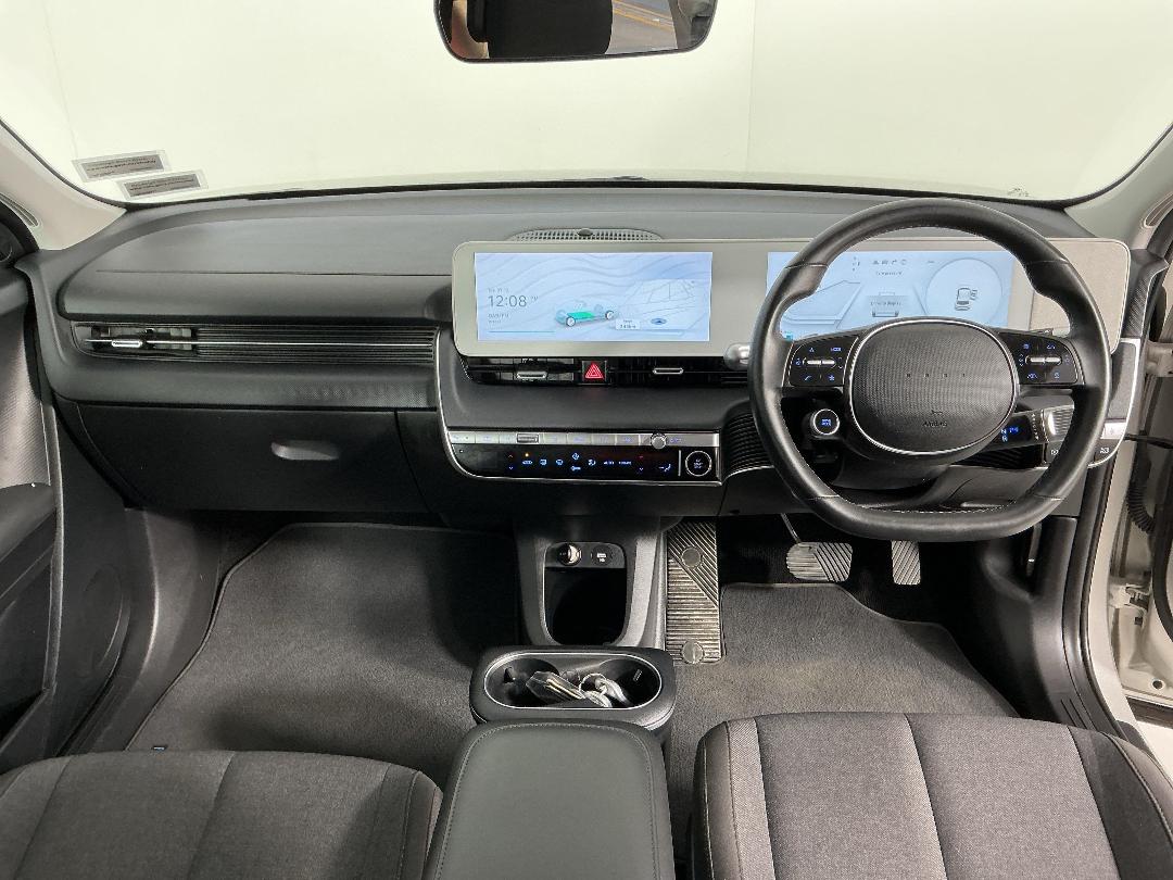 Photo '17' of Hyundai Ioniq 5 Photo '17' of Hyundai Ioniq 5