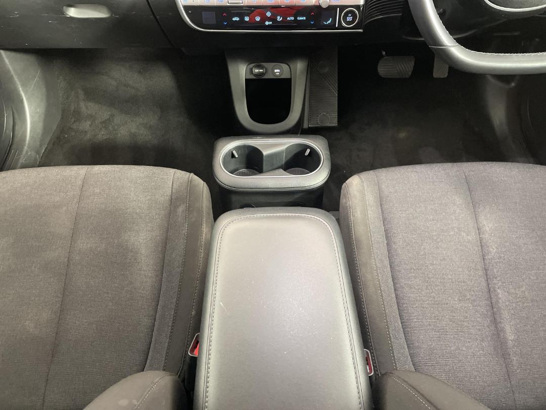 Photo '18' of Hyundai Ioniq 5 Photo '18' of Hyundai Ioniq 5