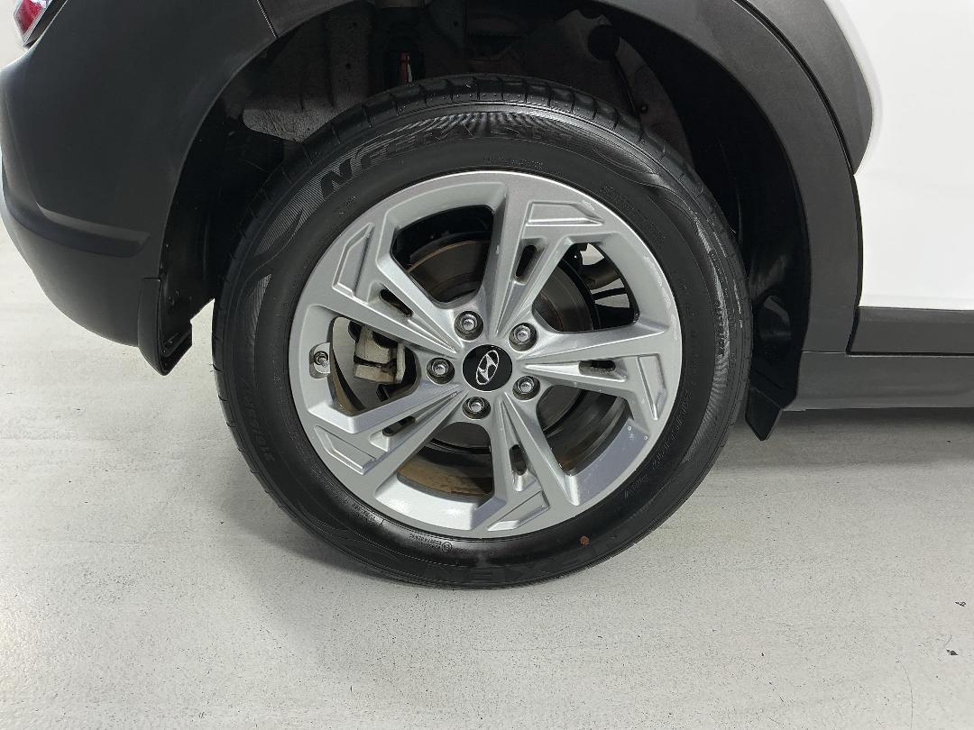 Photo '12' of Hyundai Kona Photo '12' of Hyundai Kona