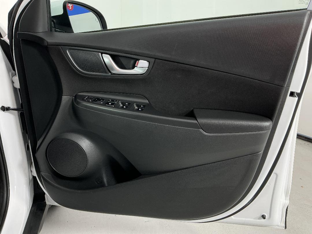 Photo '15' of Hyundai Kona Photo '15' of Hyundai Kona