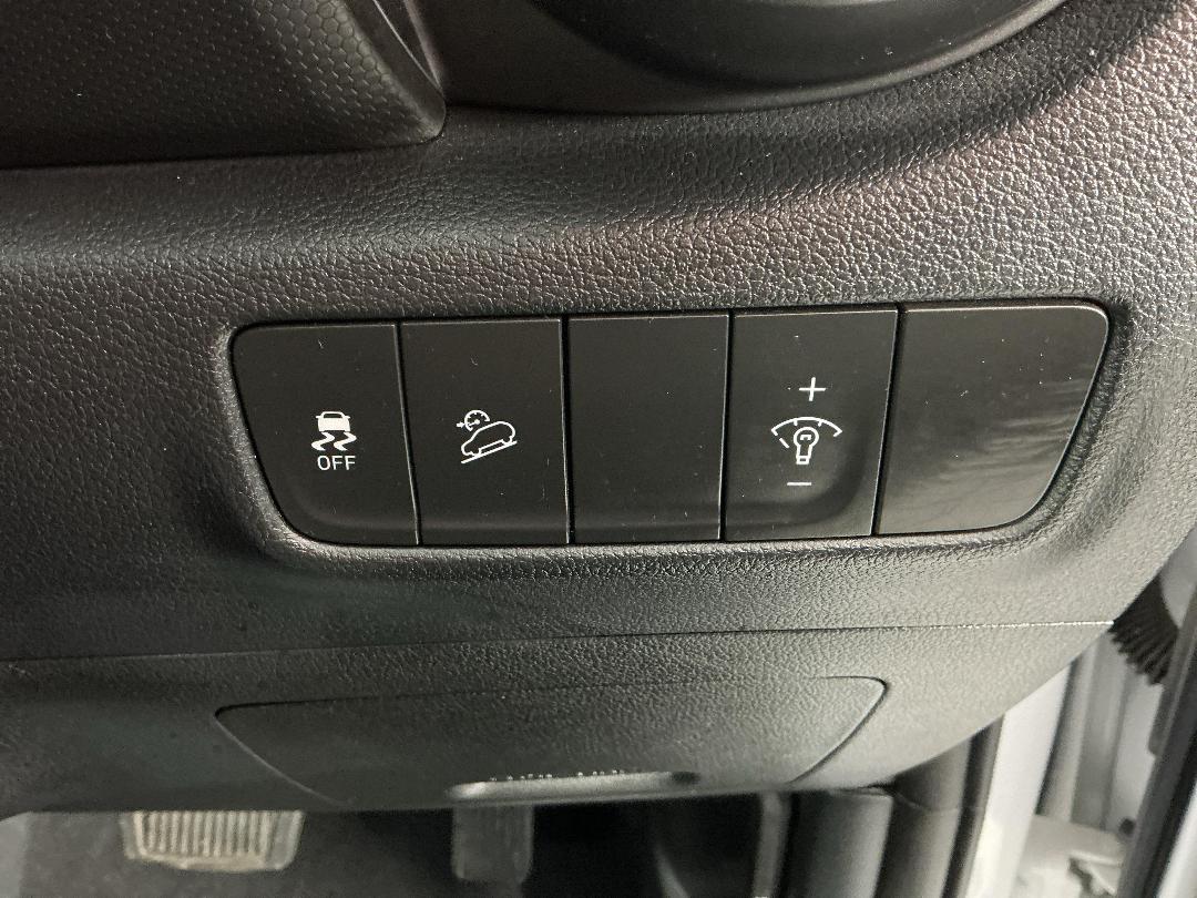 Photo '24' of Hyundai Kona Photo '24' of Hyundai Kona