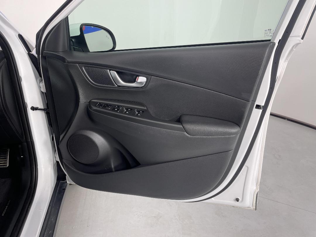 Photo '15' of Hyundai Kona Photo '15' of Hyundai Kona