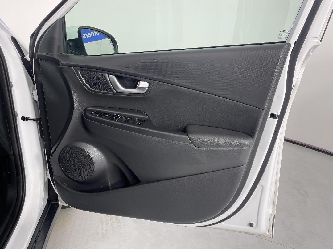 Photo '15' of Hyundai Kona Photo '15' of Hyundai Kona