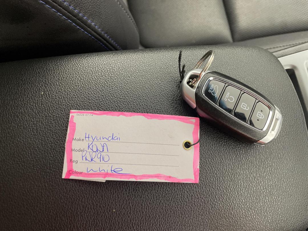 Photo '22' of Hyundai Kona Photo '22' of Hyundai Kona