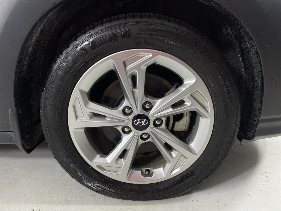 Photo '9' of Hyundai Kona Photo '9' of Hyundai Kona