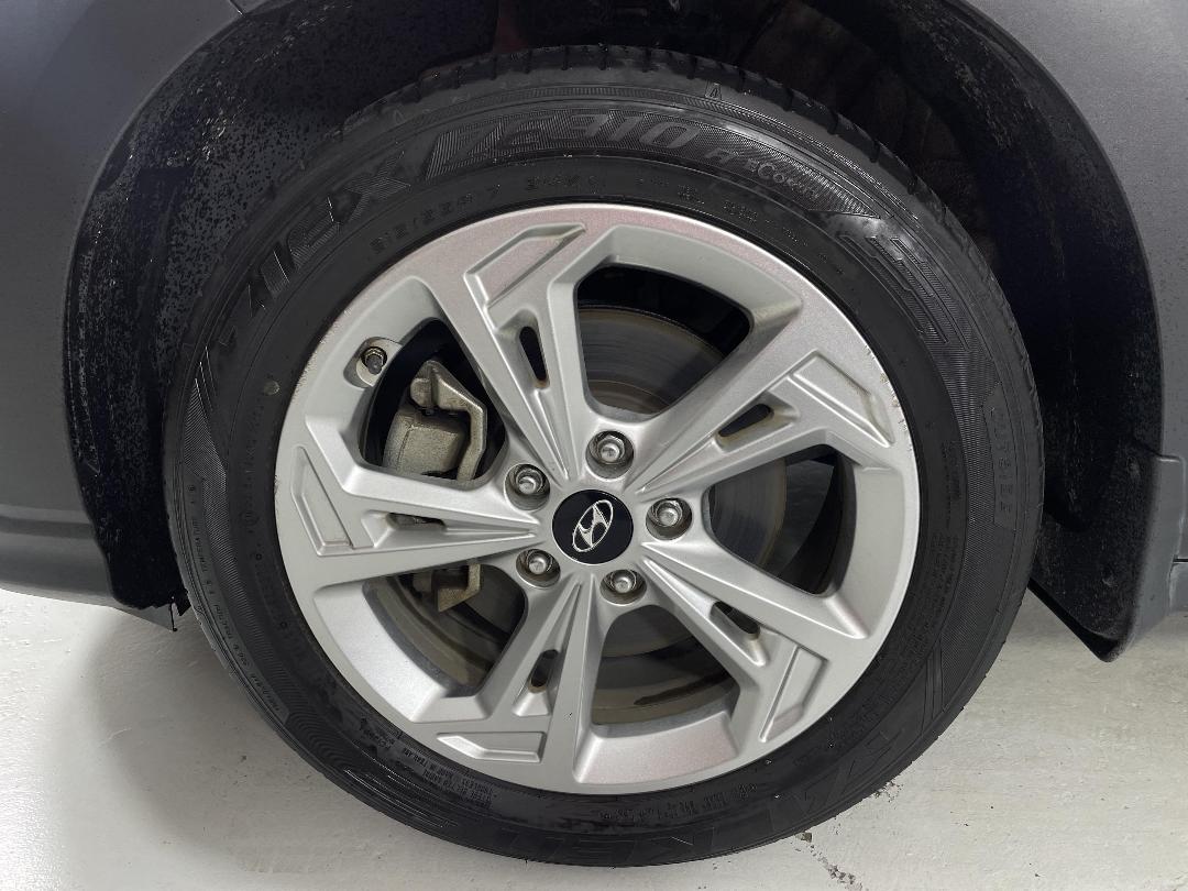 Photo '10' of Hyundai Kona Photo '10' of Hyundai Kona