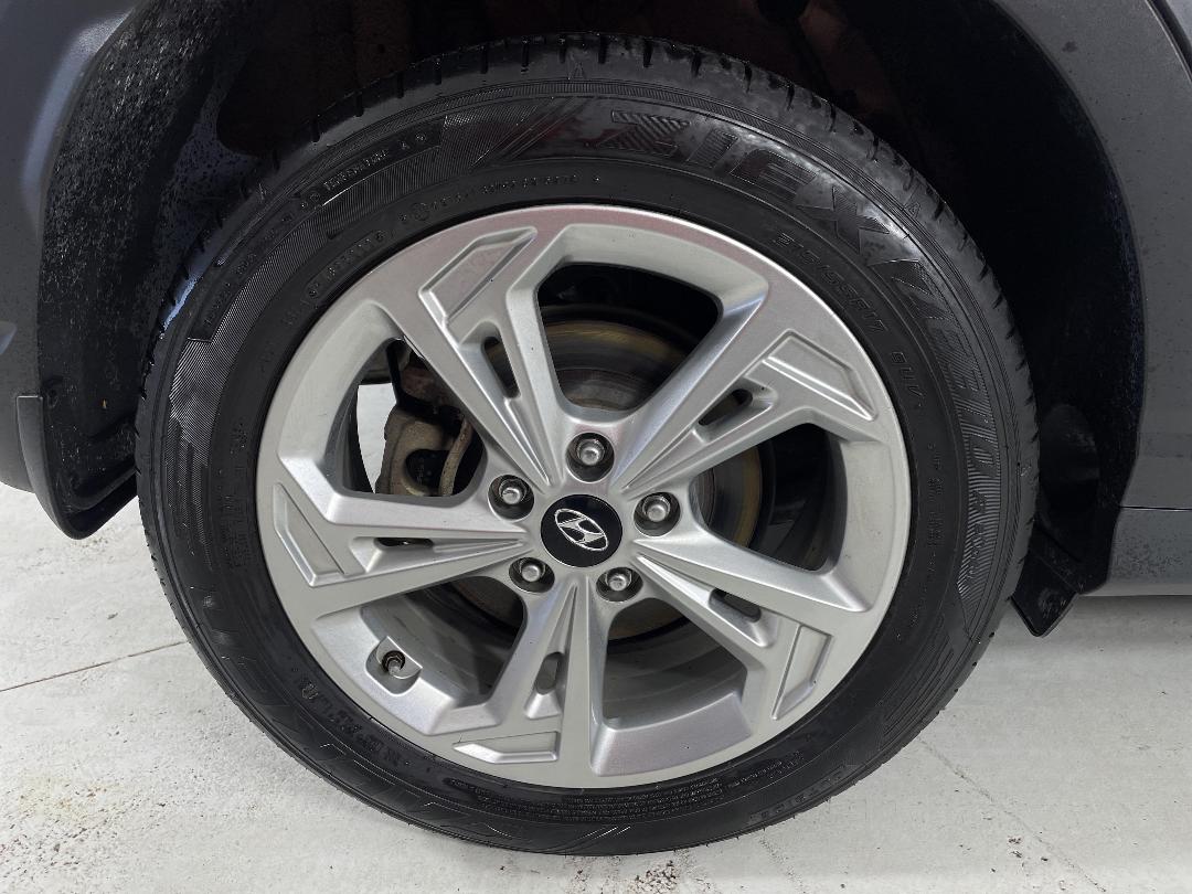 Photo '12' of Hyundai Kona Photo '12' of Hyundai Kona