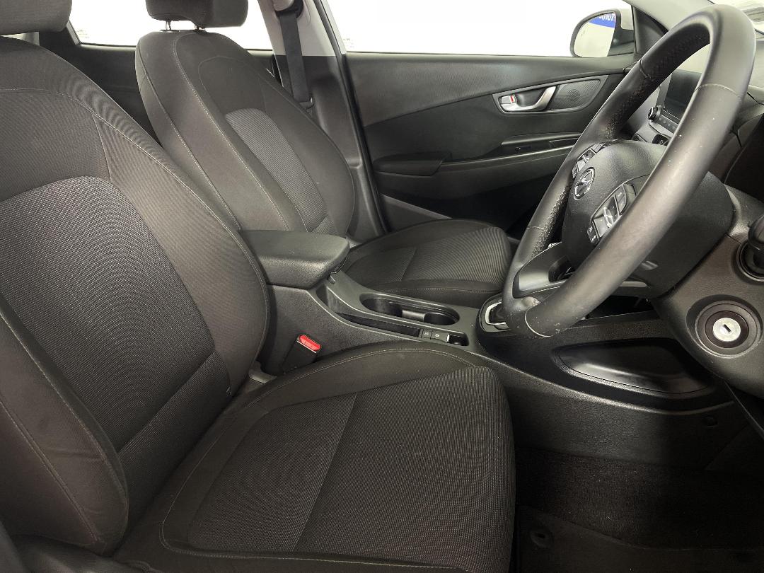 Photo '16' of Hyundai Kona Photo '16' of Hyundai Kona