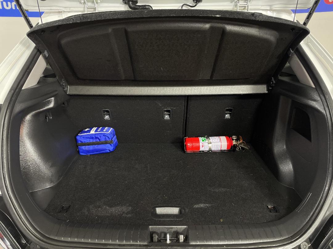 Photo '14' of Hyundai Kona Photo '14' of Hyundai Kona