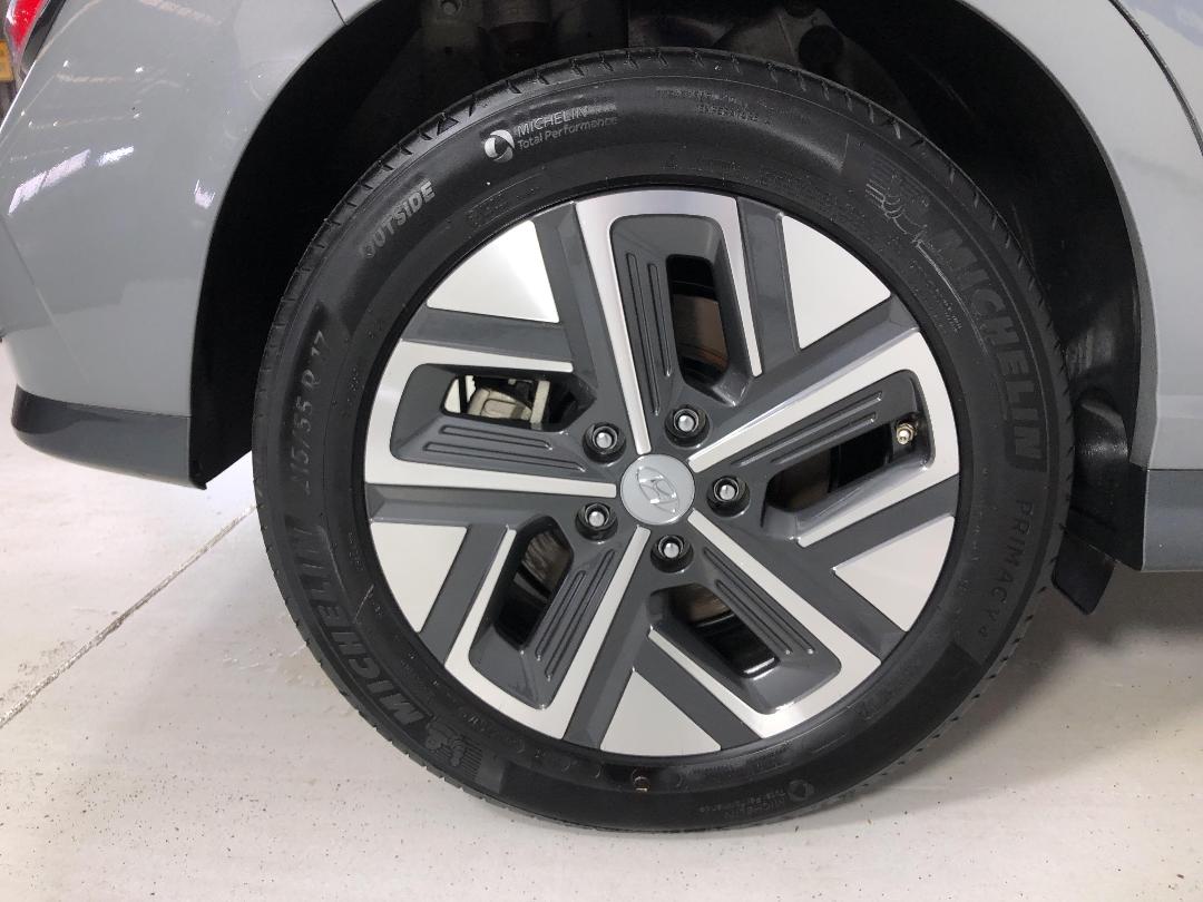 Photo '12' of Hyundai Kona