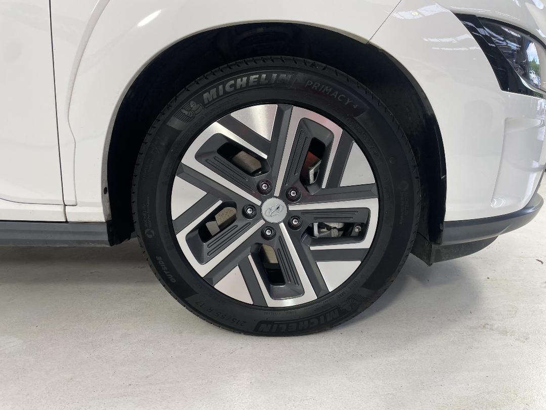 Photo '9' of Hyundai Kona Photo '9' of Hyundai Kona