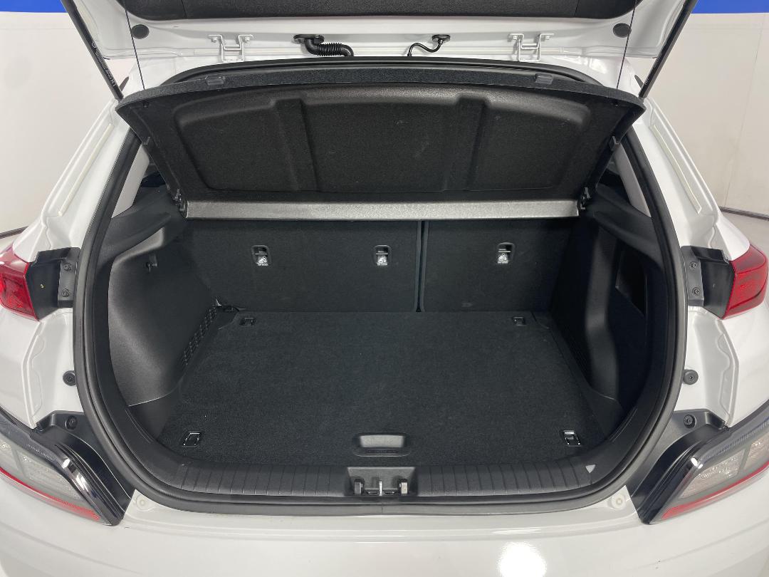 Photo '14' of Hyundai Kona Photo '14' of Hyundai Kona