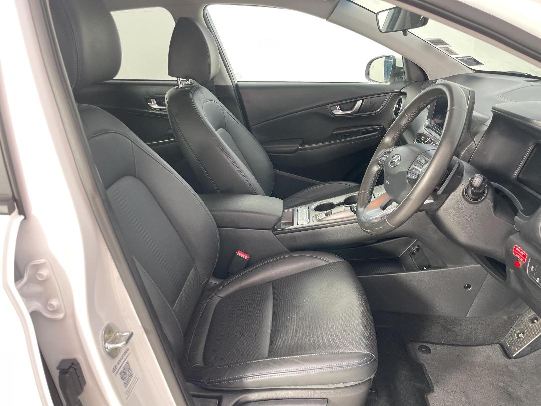 Photo '16' of Hyundai Kona Photo '16' of Hyundai Kona