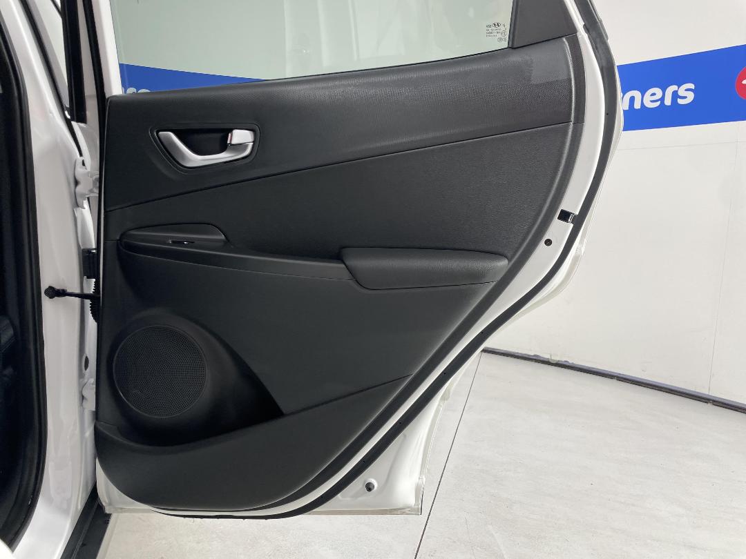 Photo '19' of Hyundai Kona Photo '19' of Hyundai Kona