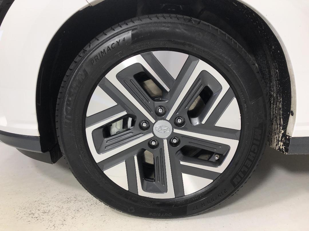 Photo '10' of Hyundai Kona Photo '10' of Hyundai Kona