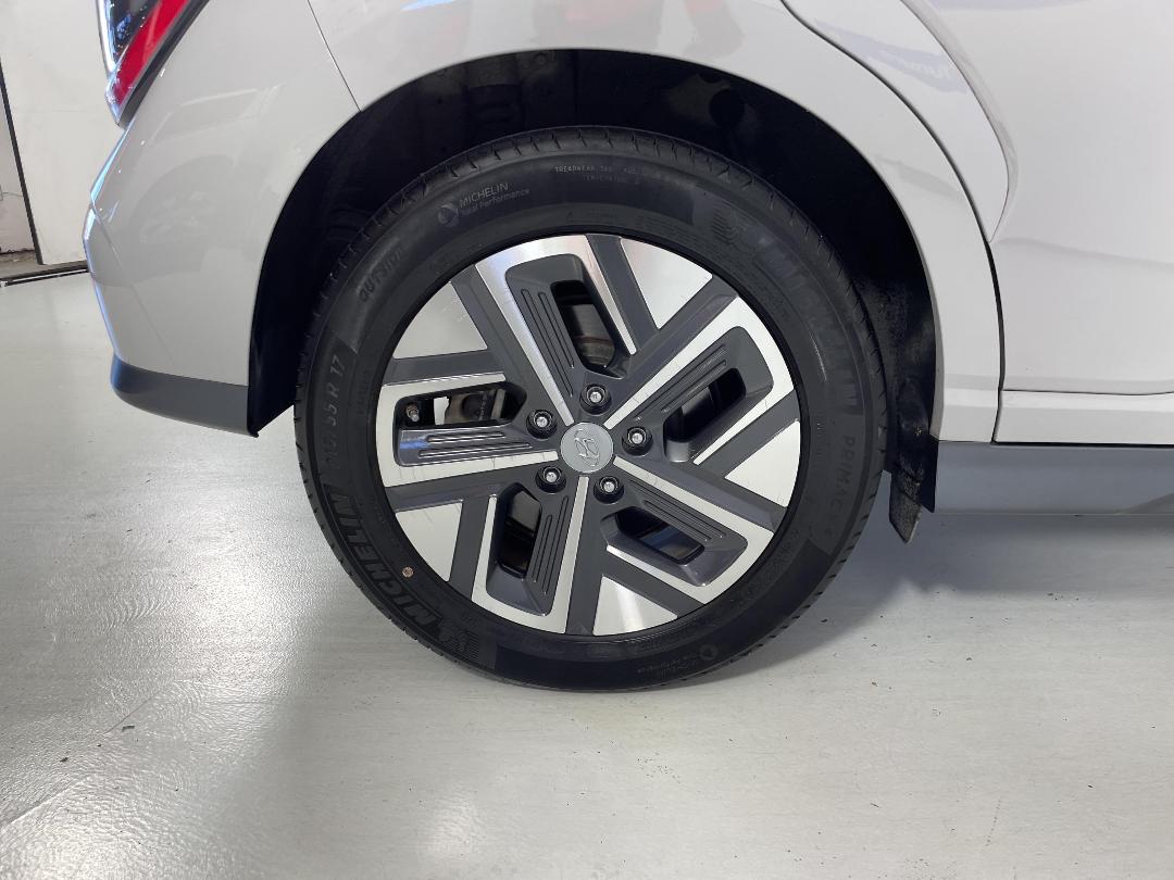 Photo '12' of Hyundai Kona Photo '12' of Hyundai Kona