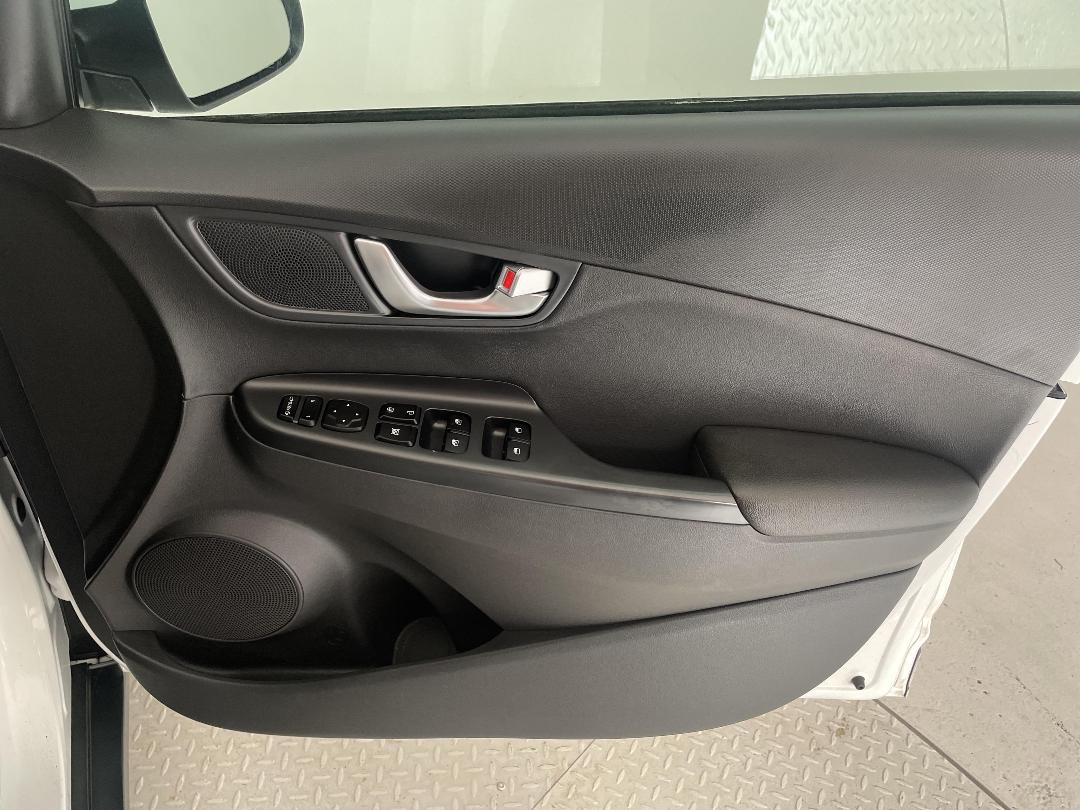 Photo '15' of Hyundai Kona Photo '15' of Hyundai Kona
