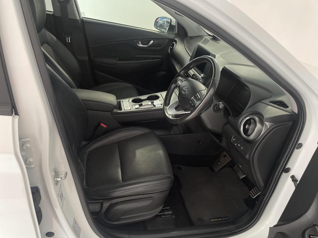 Photo '16' of Hyundai Kona Photo '16' of Hyundai Kona