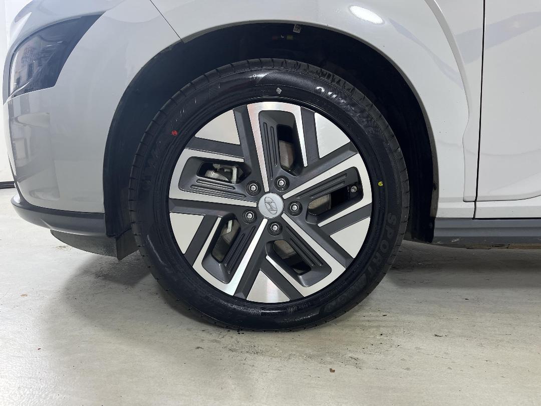 Photo '10' of Hyundai Kona Photo '10' of Hyundai Kona