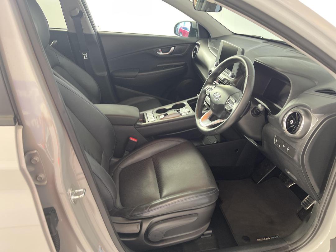 Photo '16' of Hyundai Kona Photo '16' of Hyundai Kona