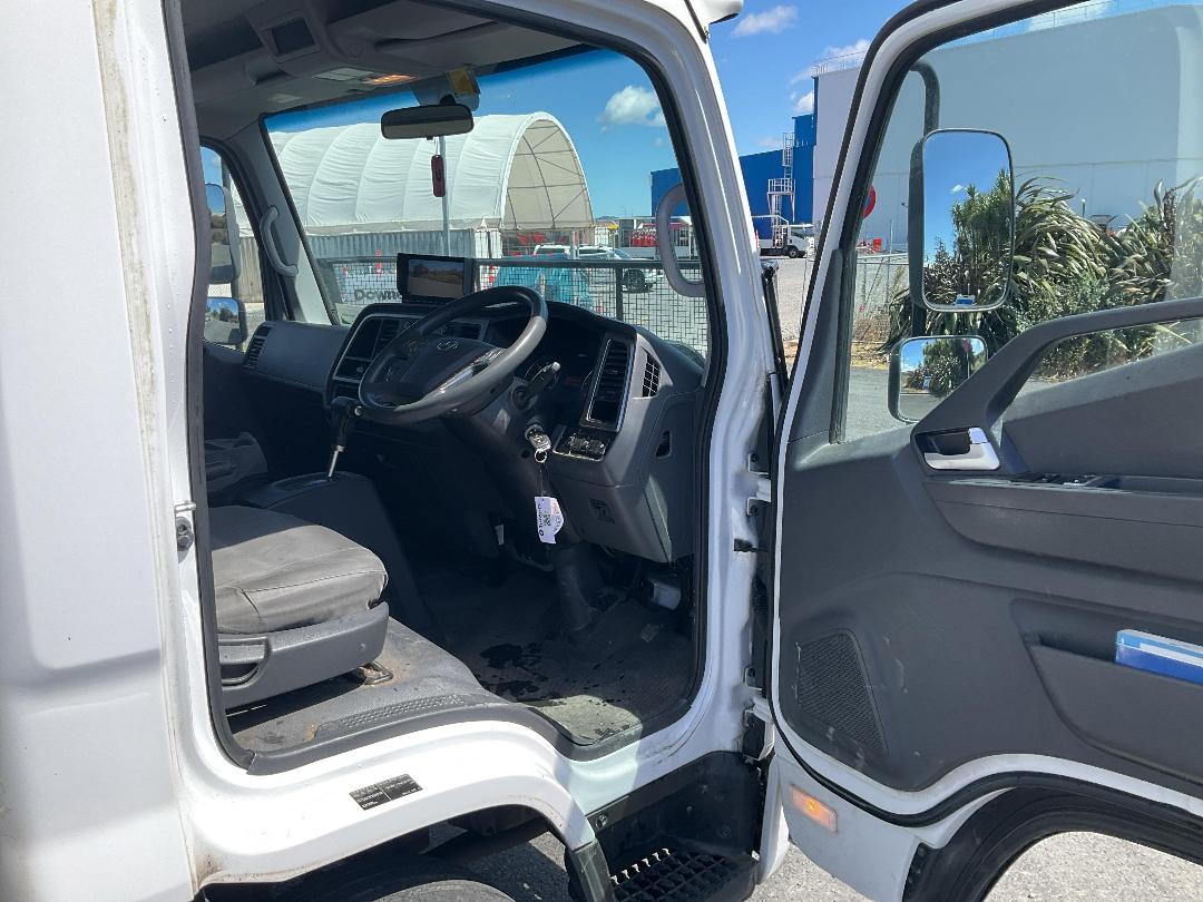 Photo '13' of Hyundai Mighty EX60A Box Body