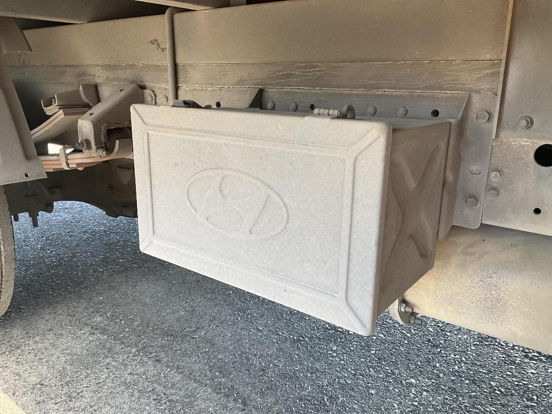 Photo '32' of Hyundai Mighty EX60A Box Body