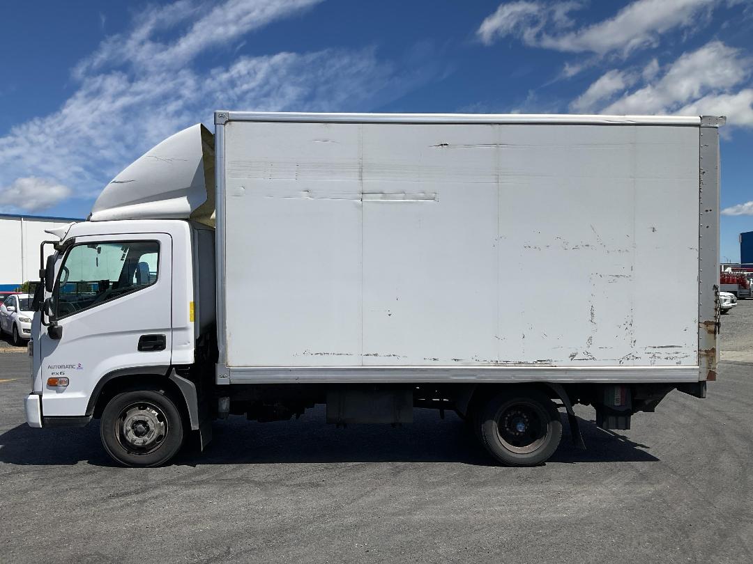 Photo '10' of Hyundai Mighty EX60A Box Body