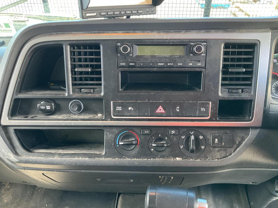 Photo '16' of Hyundai Mighty EX60A Box Body