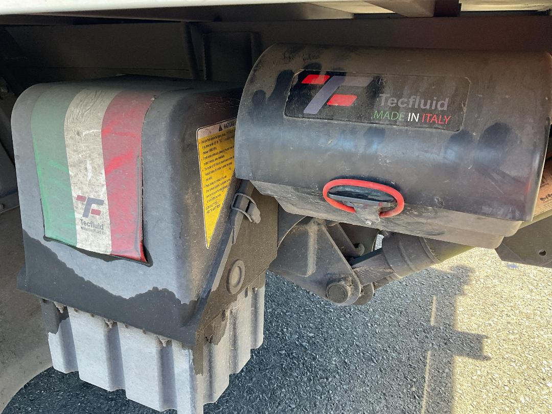 Photo '28' of Hyundai Mighty EX60A Box Body