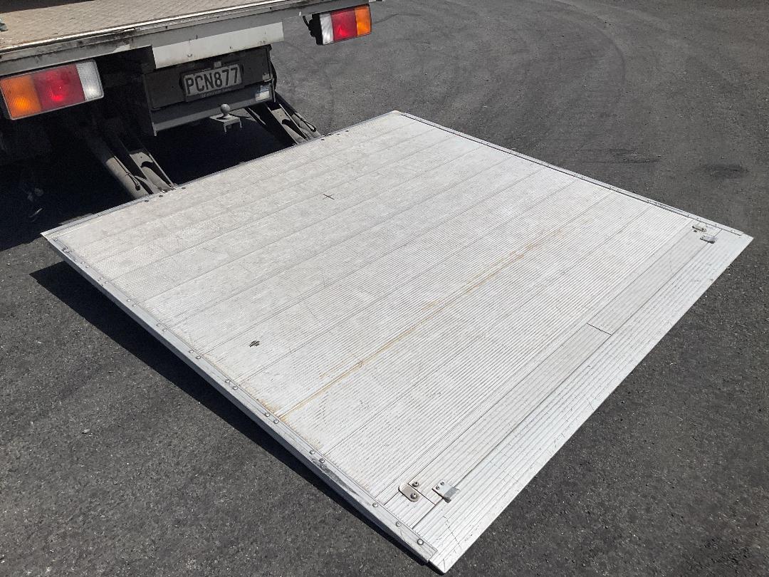 Photo '8' of Hyundai Mighty EX60A Box Body