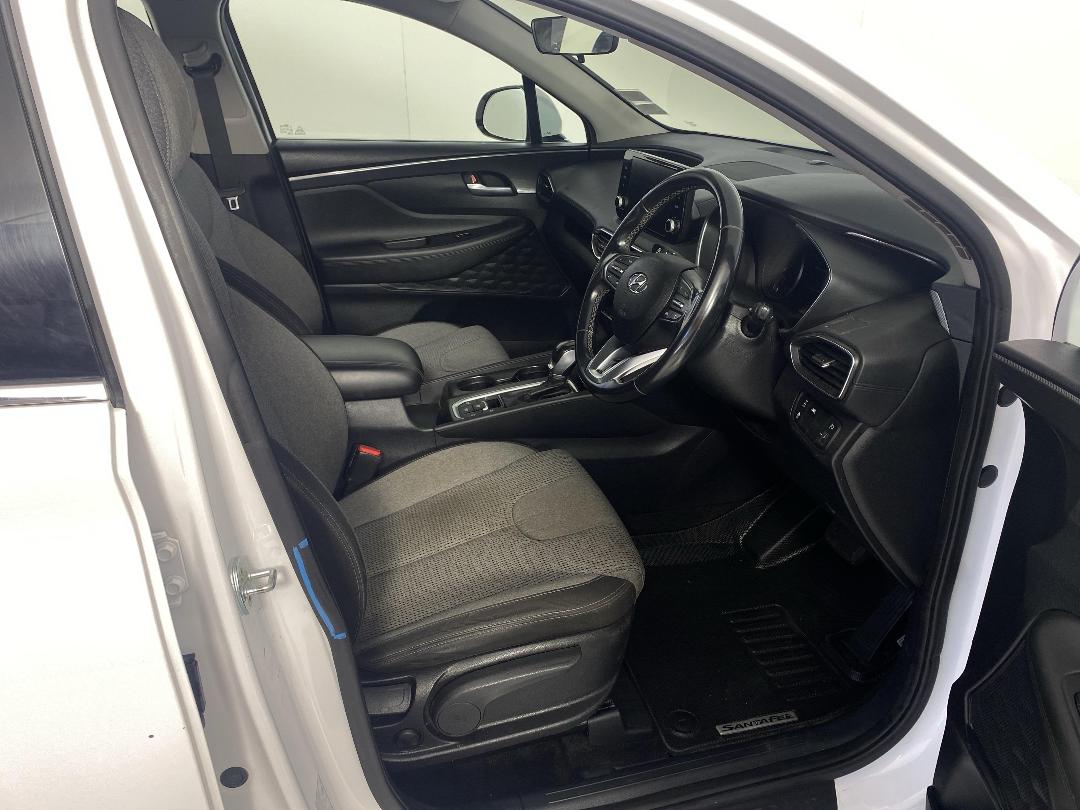 Photo '16' of Hyundai Santa FE