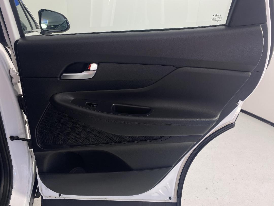 Photo '19' of Hyundai Santa FE