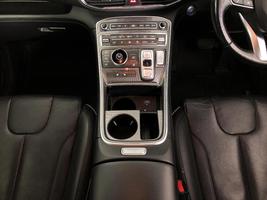 Photo '18' of Hyundai Santa FE