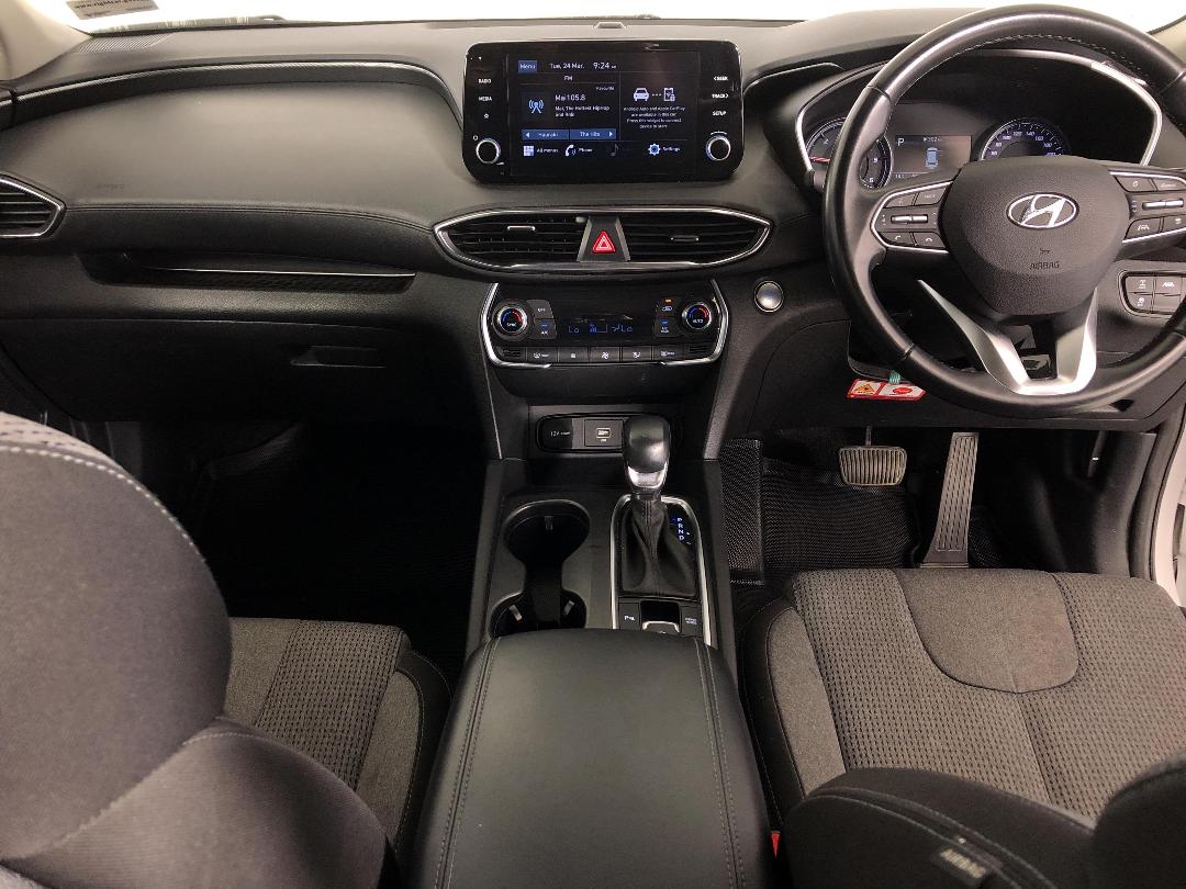 Photo '17' of Hyundai Santa FE