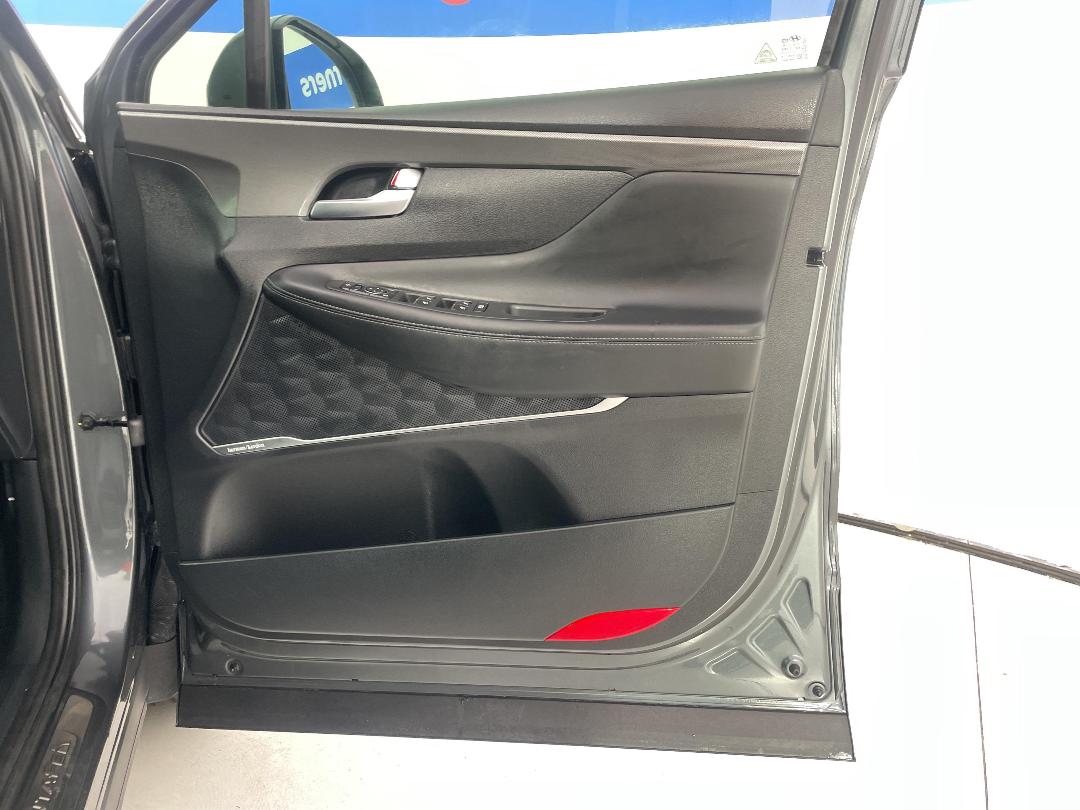 Photo '15' of Hyundai Santa FE Photo '15' of Hyundai Santa FE