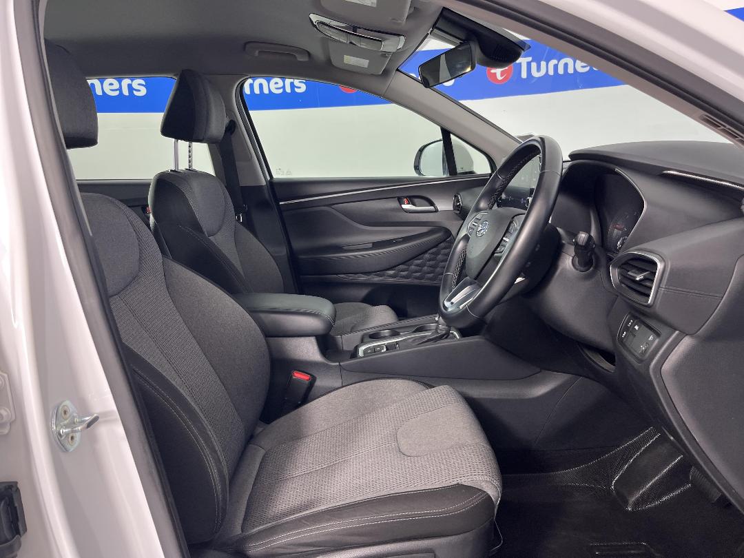 Photo '16' of Hyundai Santa FE