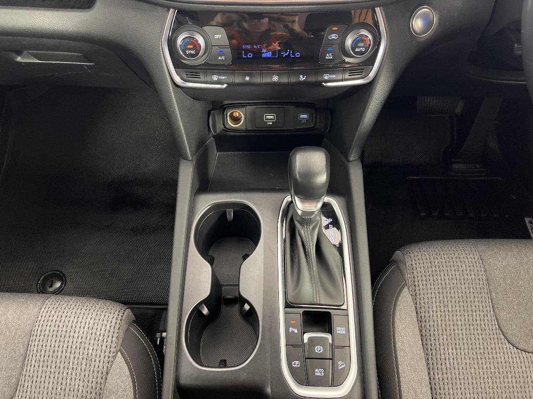 Photo '18' of Hyundai Santa FE