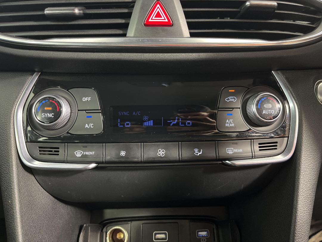 Photo '28' of Hyundai Santa FE