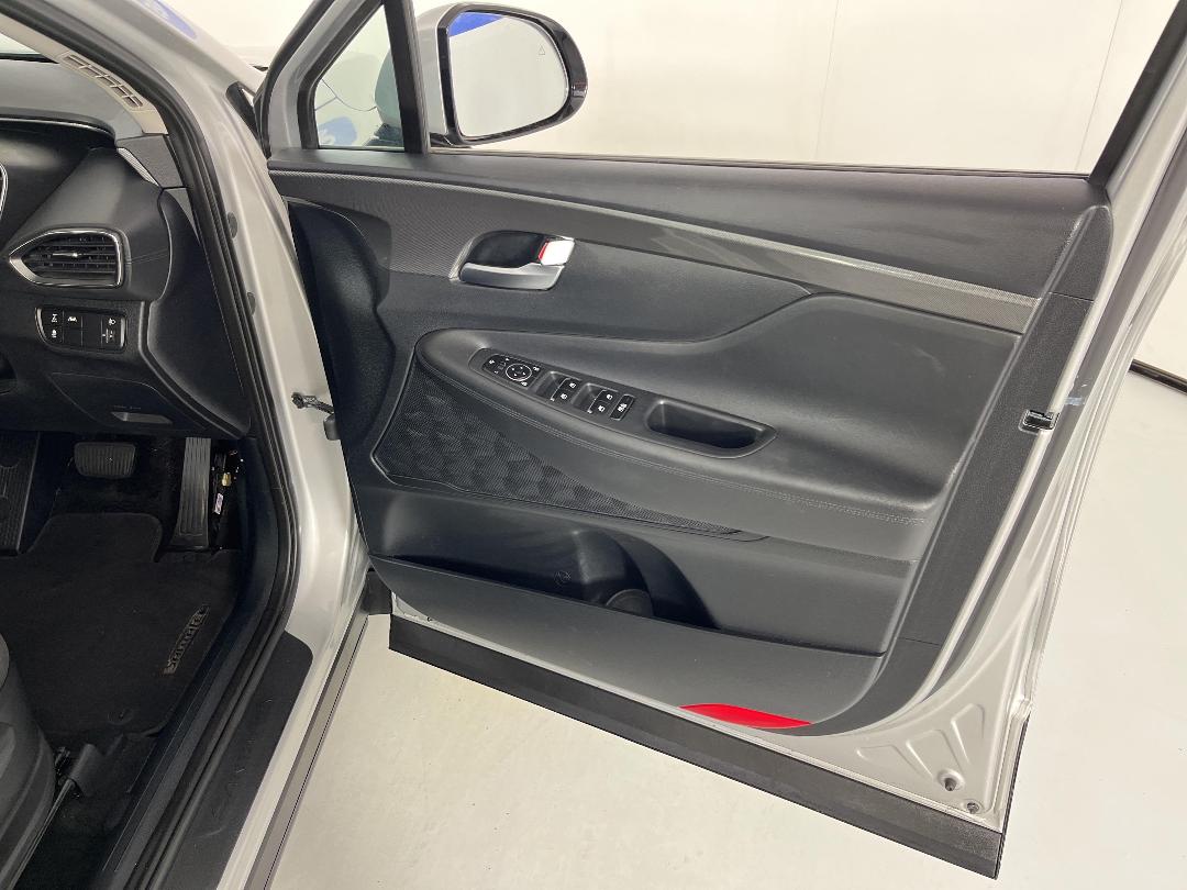 Photo '15' of Hyundai Santa FE