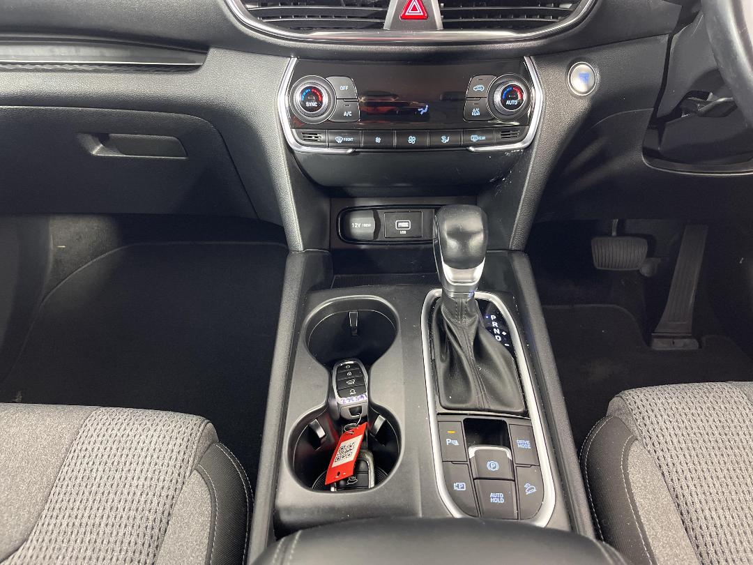 Photo '18' of Hyundai Santa FE