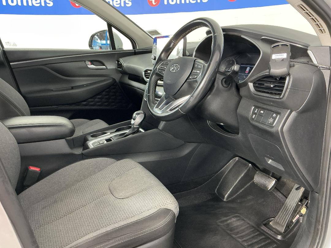 Photo '16' of Hyundai Santa FE Photo '16' of Hyundai Santa FE