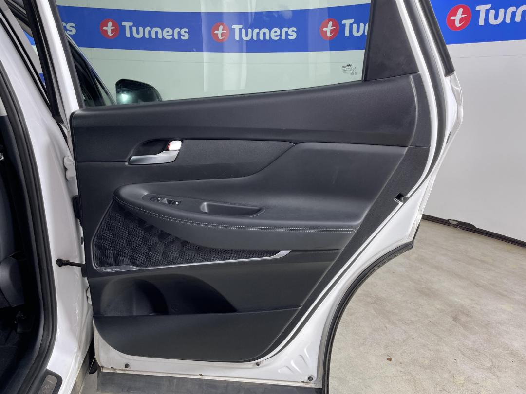 Photo '19' of Hyundai Santa FE Photo '19' of Hyundai Santa FE