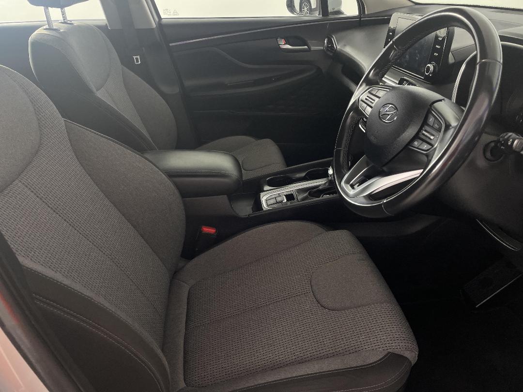 Photo '16' of Hyundai Santa FE