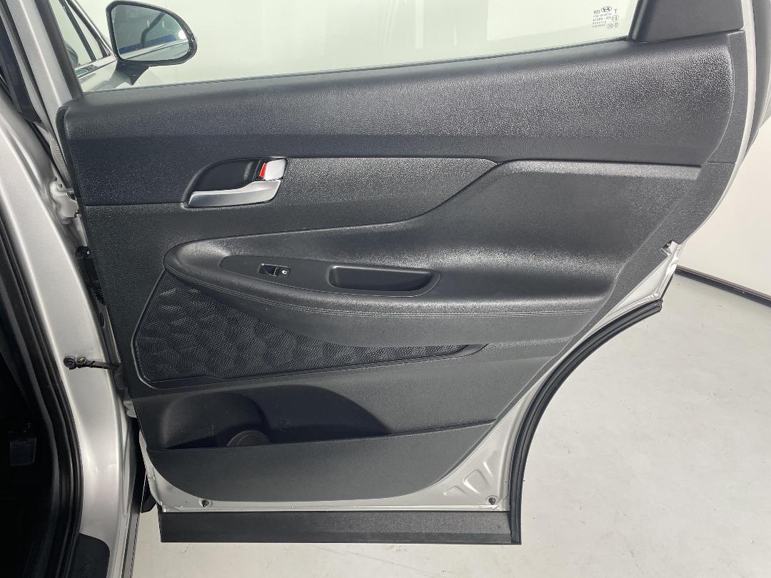 Photo '19' of Hyundai Santa FE